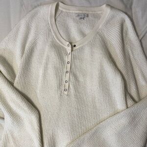 American Eagle Outfitters Cream Crewneck Sweater